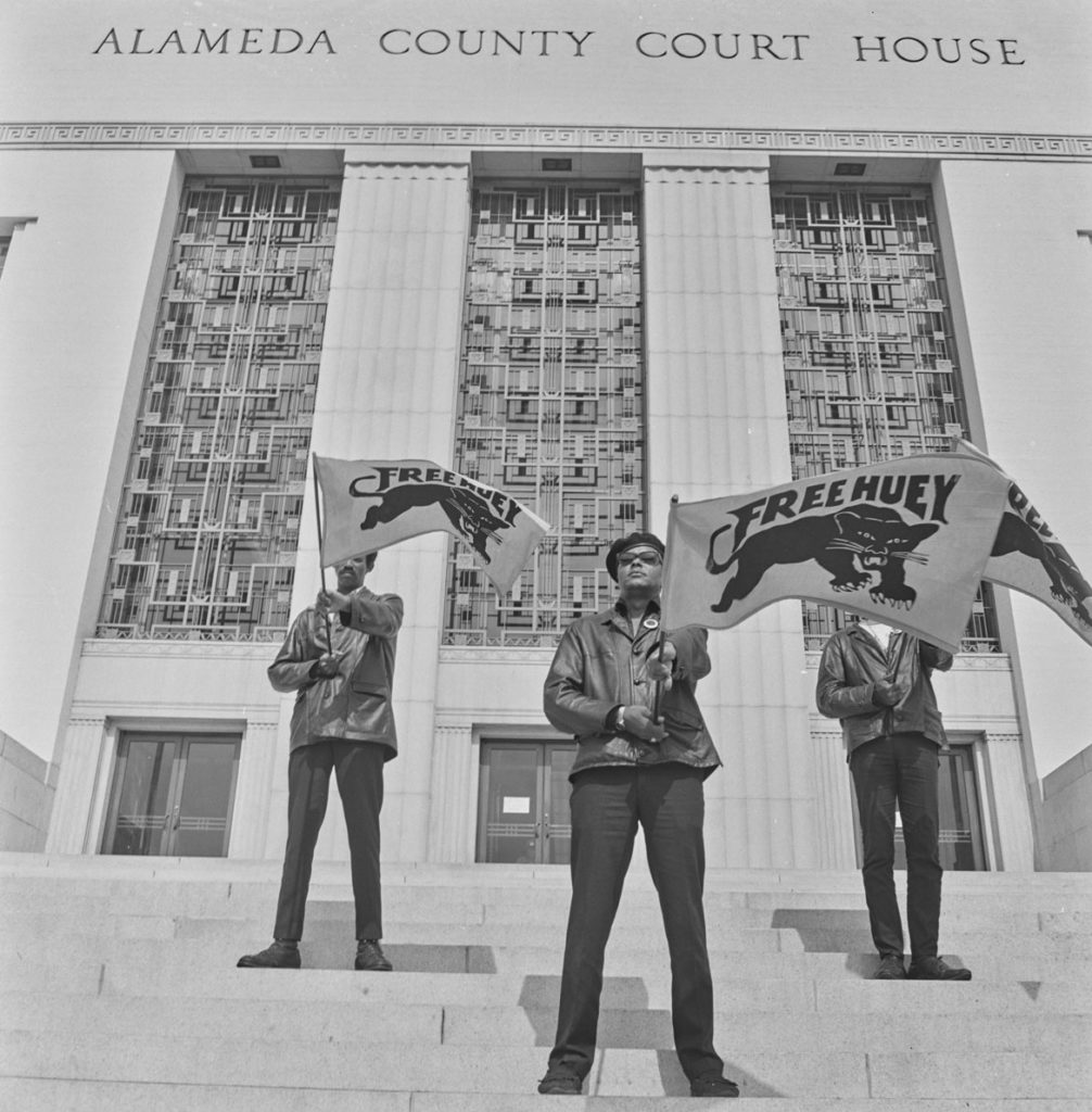 Pirkle Jones, "Free Huey demonstration at Alameda County Court House during Huey Newton trial," July 30, 1968. (Courtesy University of California, Santa Cruz)