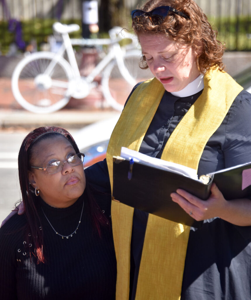 Donyell Chase-Willis (left) and Rev. Laura Everett during the ghost bike dedication for Darryl Willis, who was fatally struck by a truck in Cambridge's Harvard Square on Aug. 18. Sept. 19, 2020. (© Greg Cook photo)