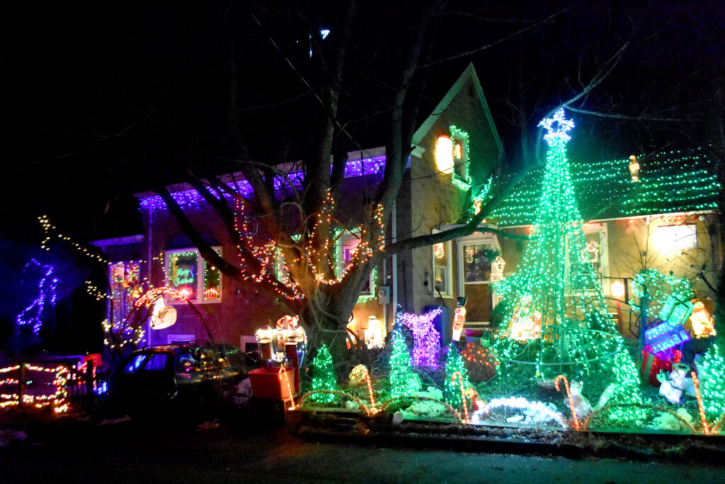 Christmas lights at 83 Franklin St., Stoneham. 2020. (©Greg Cook photo)