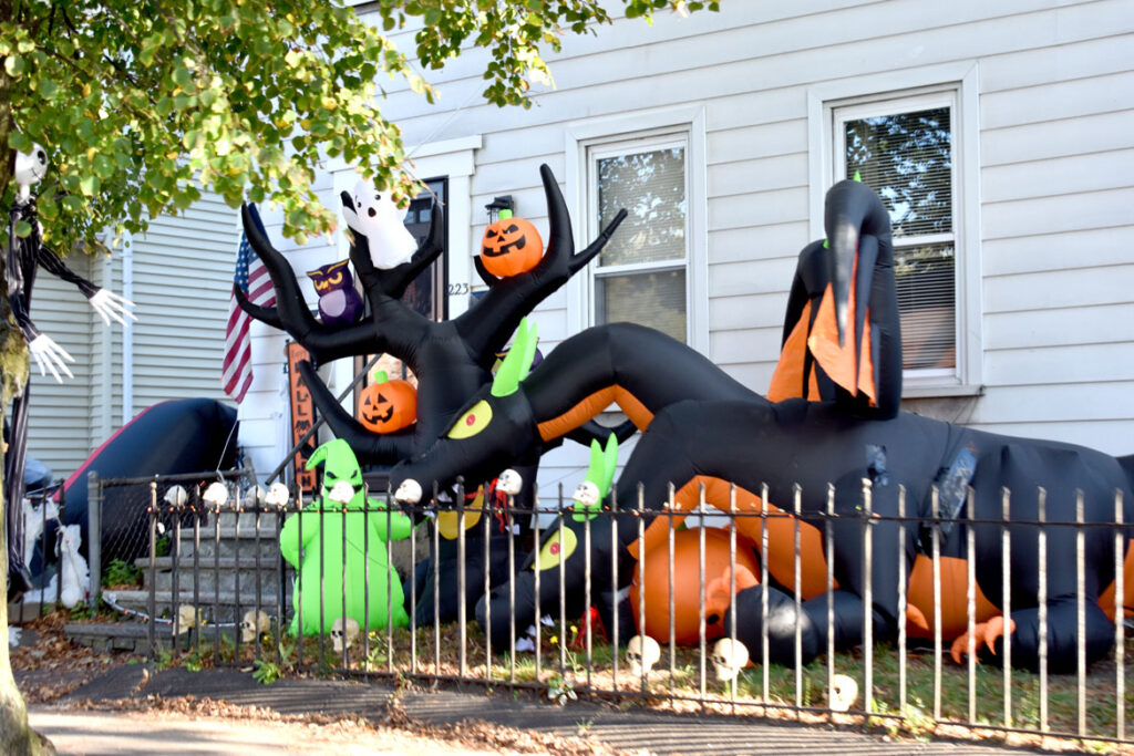 Halloween display at 223 Salem St., Malden, October 2021. (©Greg Cook photo)