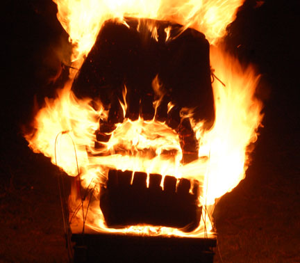 picIronPour102910_0533