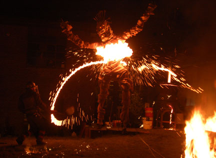 picIronPour102910_0601