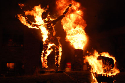 picIronPour102910_0647