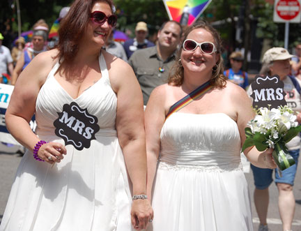 picBostonPride120609t_0181w