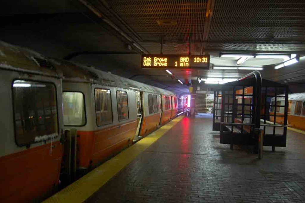 At Forest Hills, getting off the southbound train (right) to board the train back north (left). (Greg Cook)