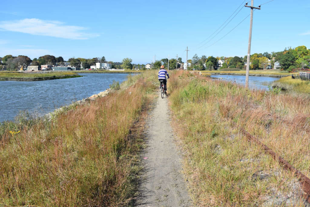 Northern Strand Bike Trail between Lincoln Avenue and Summer Street in Lynn, Massachusetts, Oct. 10, 2018. (Greg Cook)