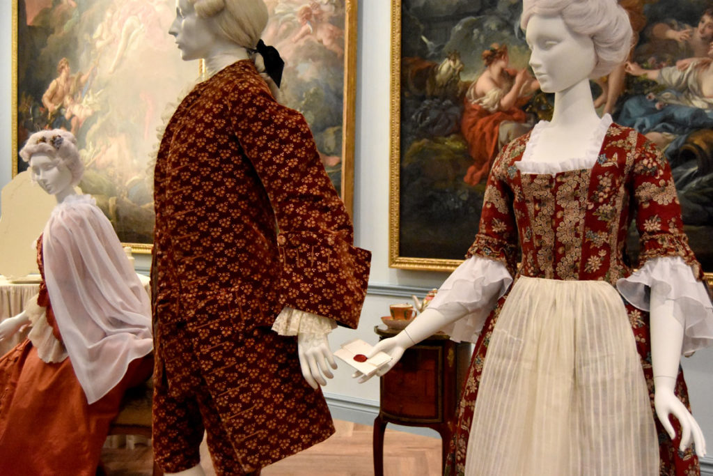 Tableau of man exchanging a note with a maid at a Paris mansion, c. 1760s. (Greg Cook)