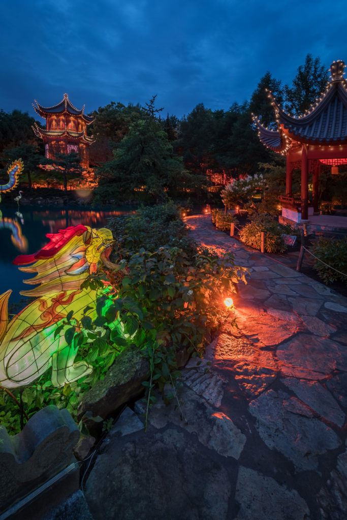 “Gardens of Light” illuminates the Chinese Garden at the Jardin Botanique de Montréal, September 2019. (© Espace pour la vie / Claude Lafond)