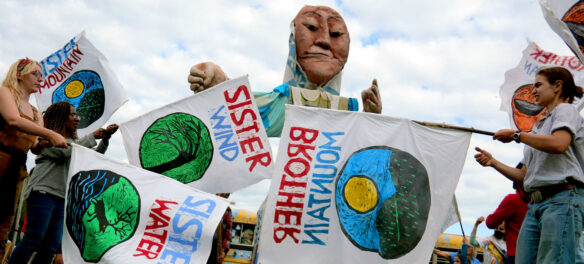 Bread and Puppet Theater rehearses its "Apocalypse Defiance Circus" in Glover, Vermont, Aug. 27, 2022. (© Greg Cook photo)