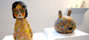 Aico Tsumori ceramics, 2022, LaiSun Keane gallery, Boston, January 2023. (© Greg Cook photo)