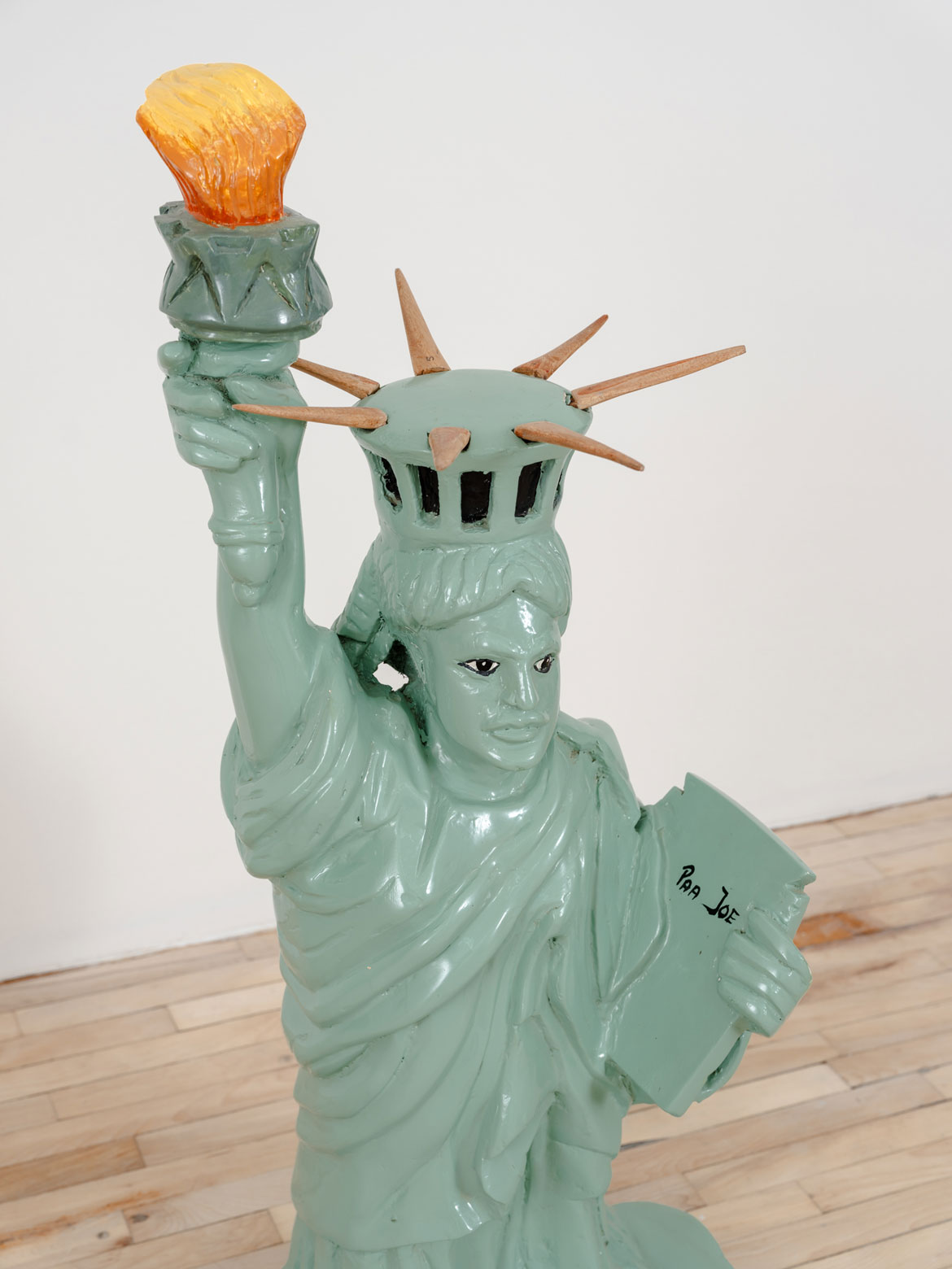 Paa Joe, "Lady Liberty," 2024, wood, enamel. (Superhouse)