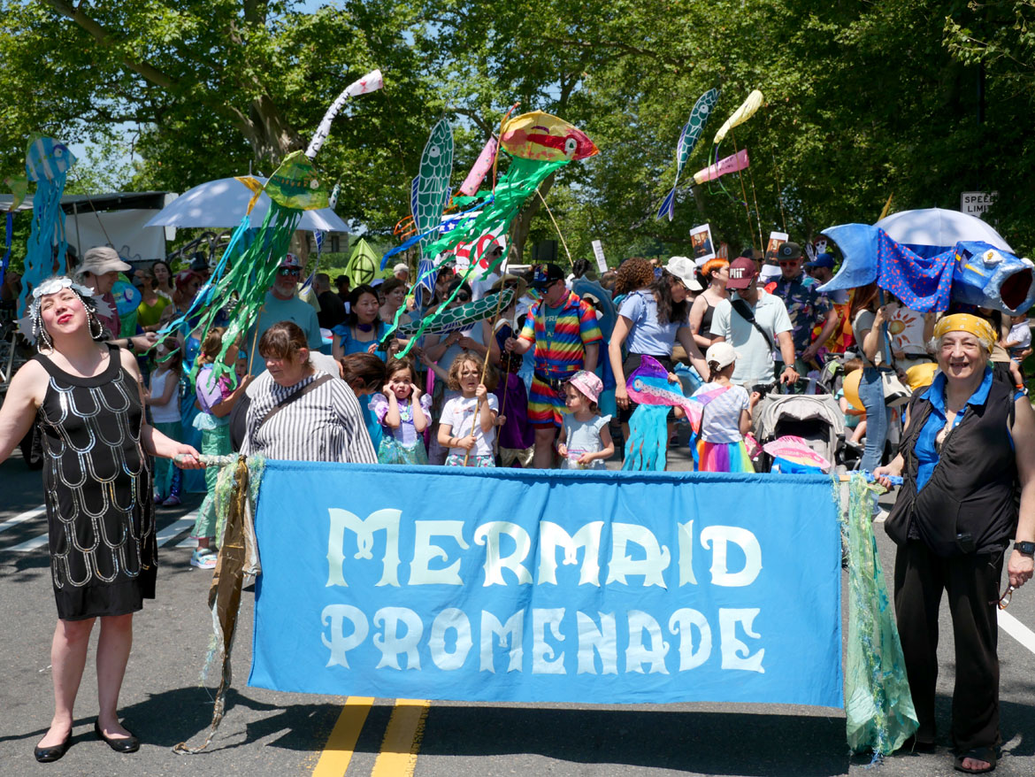 Mermaid Promenade at 2025 Cambridge Arts River Festival. (©Greg Cook photo)
