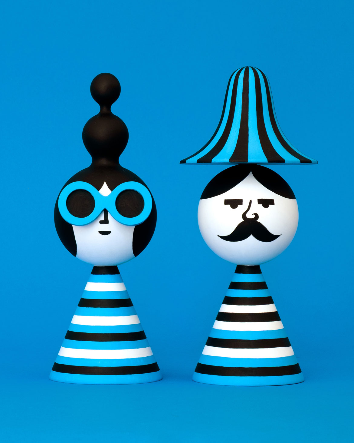 Lesley Barnes and Ross McAuley, "Rita and Roberto," 2025. Installation view at YSP. (Photo © Ross McAuley, courtesy Yorkshire Sculpture Park)