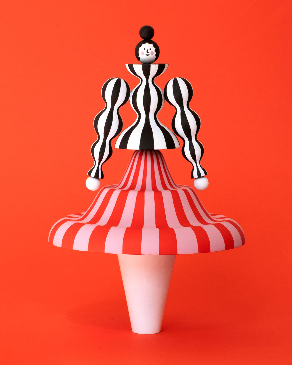 Lesley Barnes and Ross McAuley, "Wanda," 2025. Installation view at YSP. (Photo © Ross McAuley, courtesy Yorkshire Sculpture Park)