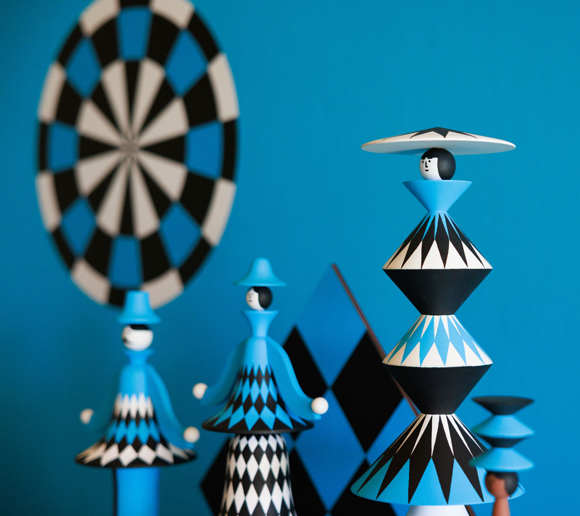 Lesley Barnes and Ross McAuley, "Fashion Play," 2025. Installation view at YSP. (Photo © Jo Crawford, courtesy Yorkshire Sculpture Park)