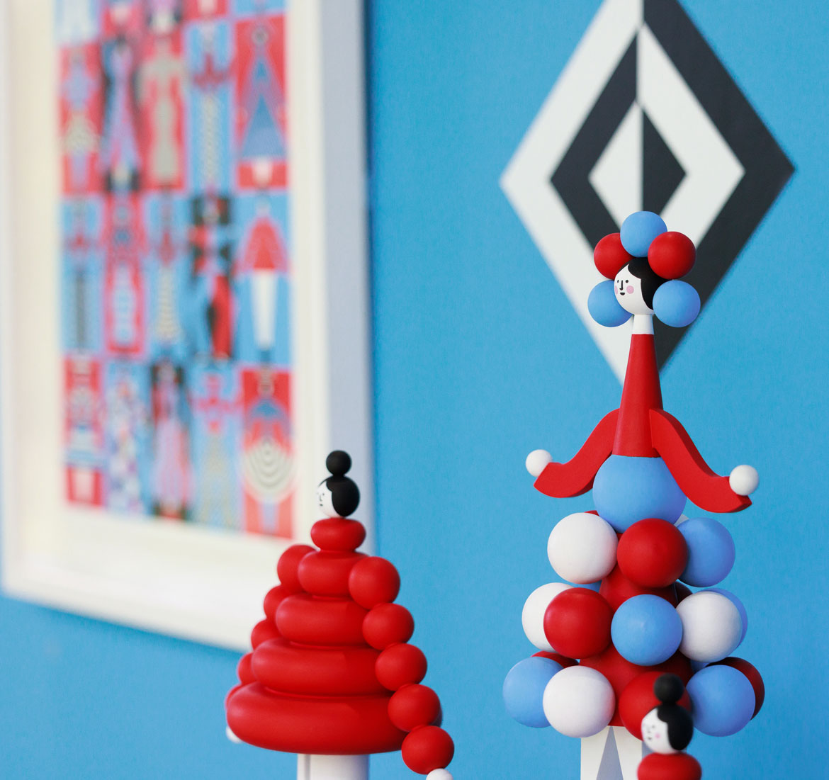 Lesley Barnes and Ross McAuley, "Fashion Play," 2025. Installation view at YSP. (Photo © Jo Crawford, courtesy Yorkshire Sculpture Park)