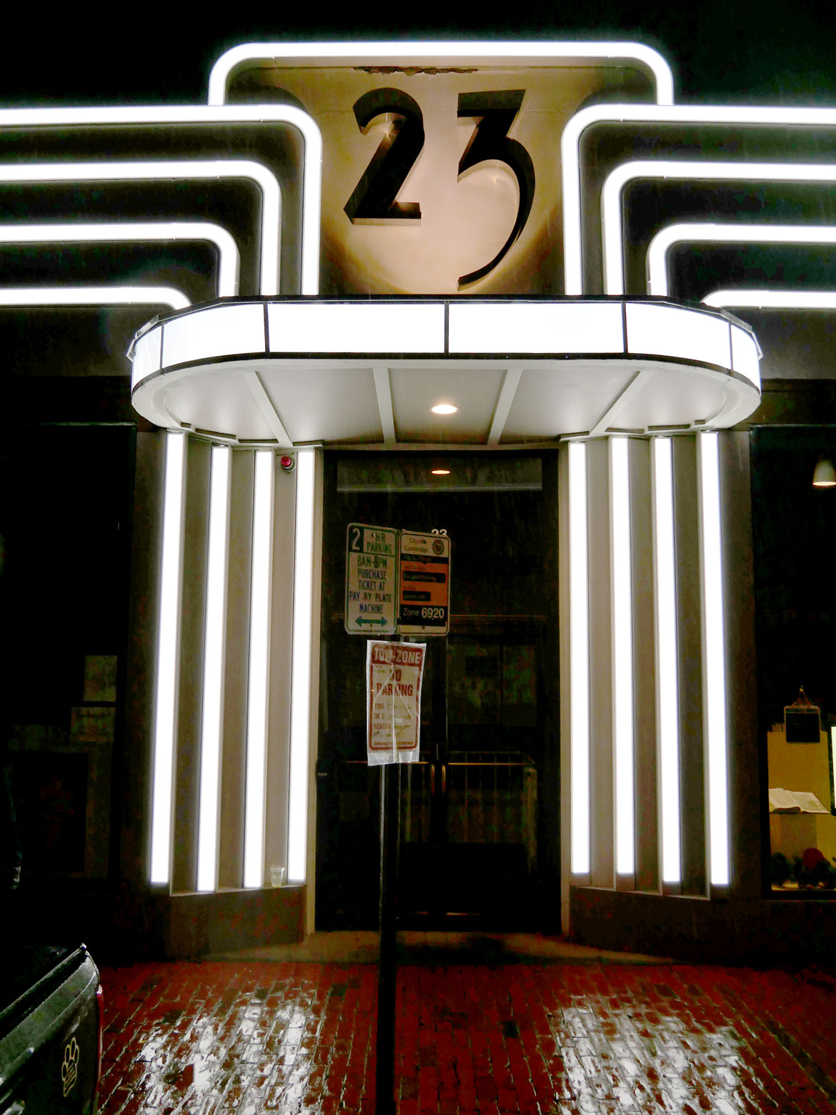 Newly restored facade of the 1936 First Church of Christ, Scientist, Reading Room at 23 Church St., Cambridge. Nov. 30, 2025. (©Greg Cook photo)
