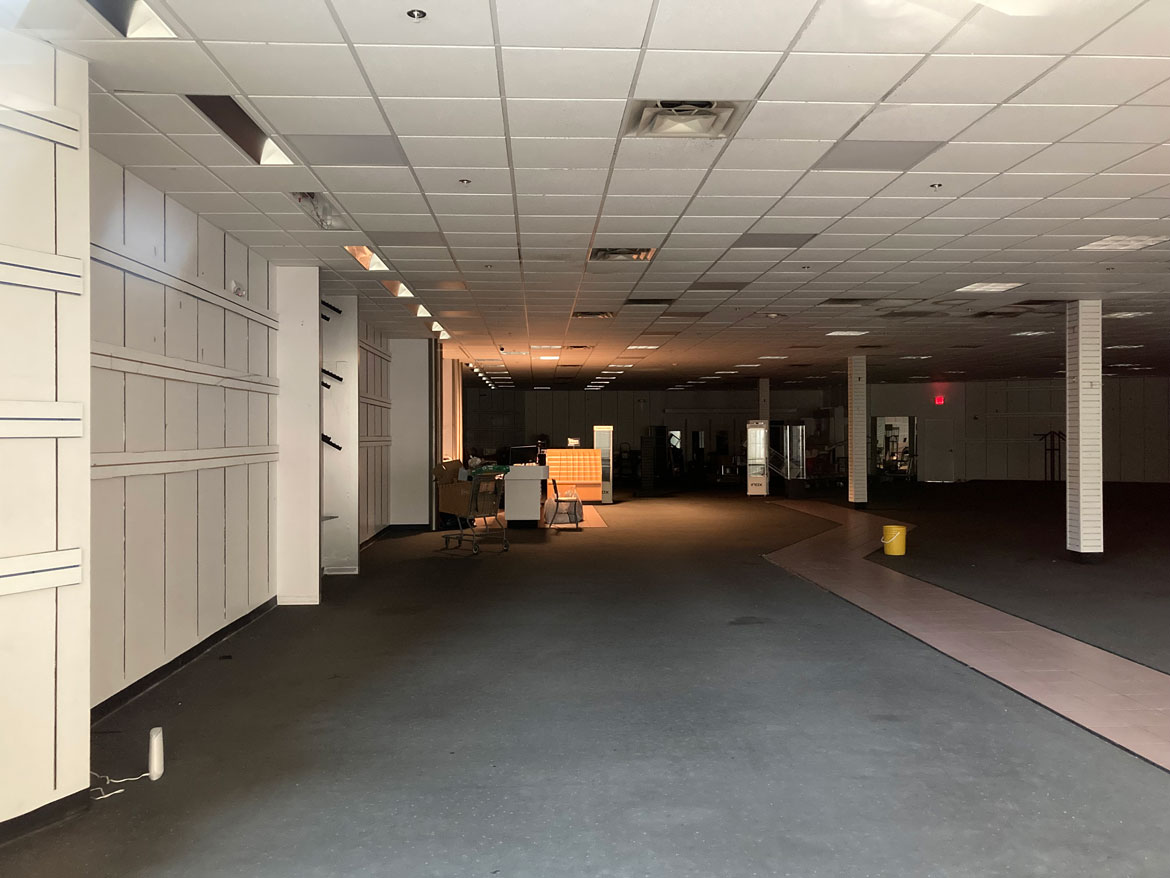 A local mall. (©Greg Cook photo)