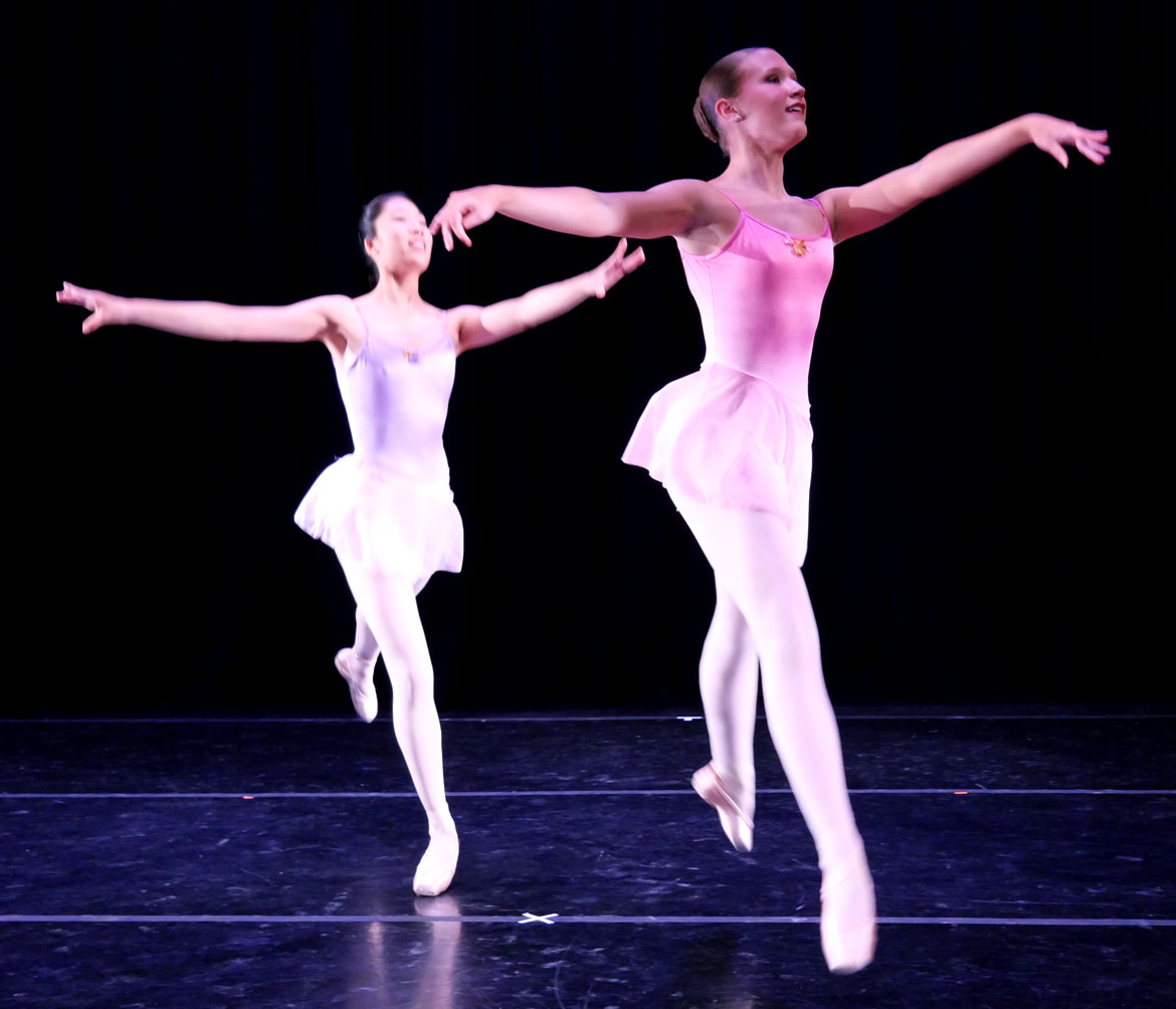 "Summer Solace" presented by Janelle Gilchrist Dance Troupe at Cambridge's Foundry, July 11, 2026. (©Greg Cook photo)