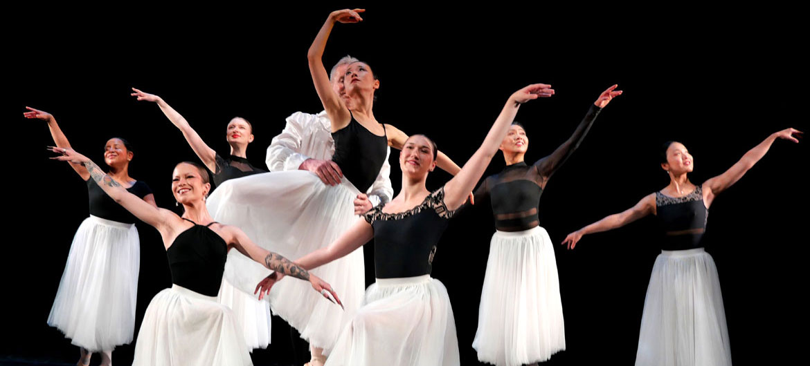 "Summer Solace" presented by Janelle Gilchrist Dance Troupe at Cambridge's Foundry, July 11, 2026. (©Greg Cook photo)