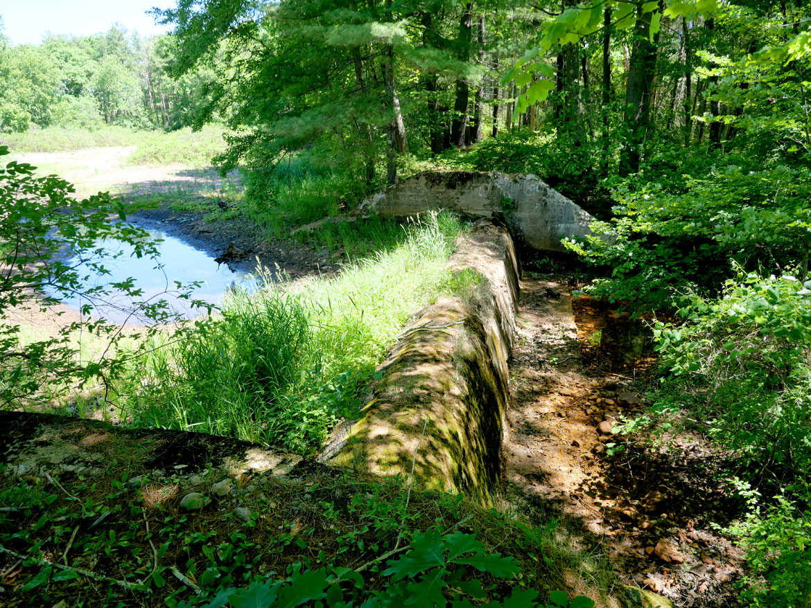Abandoned section of the Wheelwright Dam, June 9, 2026. (©Greg Cook photo)