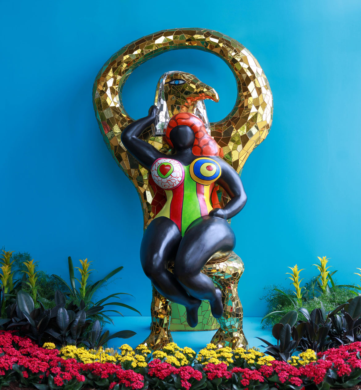 Niki de Saint Phalle. "Horus Et Sa Grace," 1999. Installed at the Atlanta Botanical Garden, 2026 © 2026 Niki Charitable Art Foundation, All rights reserved. (Courtesy Atlanta Botanical Garden)