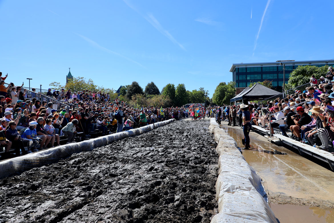 2025 Lowell Kinetic Sculpture Race: Maddening Mud Pit. (Jen Myers photo)