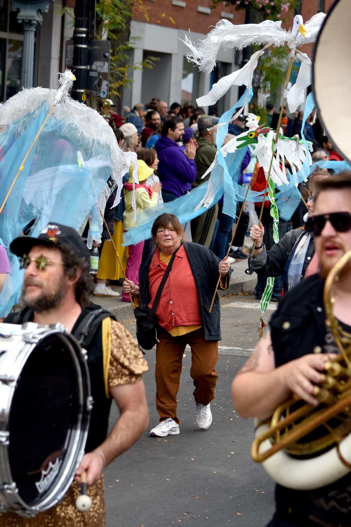 Sara Peattie of Boston Puppeteers Cooperative in the Honk Parade, Sunday, Oct. 11, 2026. (©Greg Cook photo)